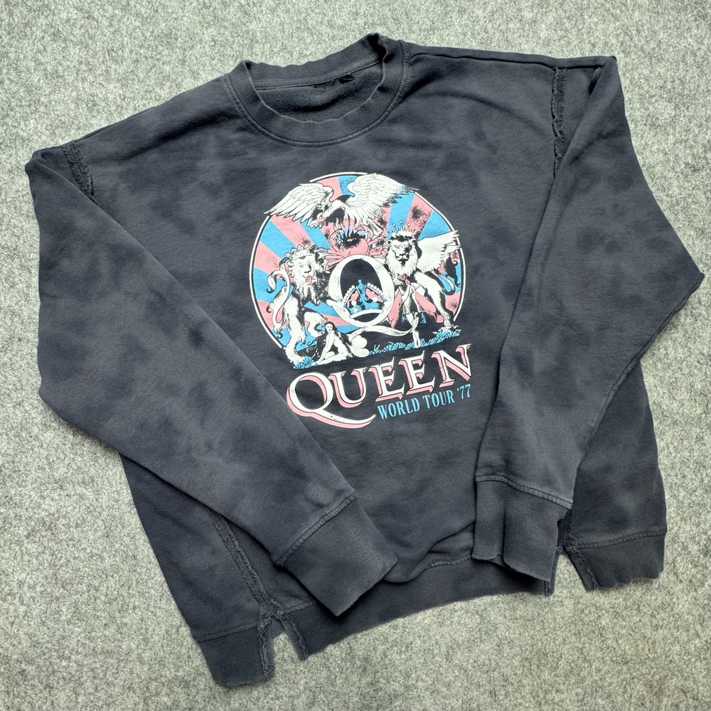 Queen Sweatshirt Teens Medium Gray World Tour 77 Graphic Pullover Fleece Rock